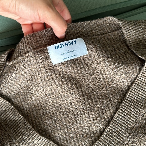 Old navy brown v neck sweater size medium - Picture 2 of 4